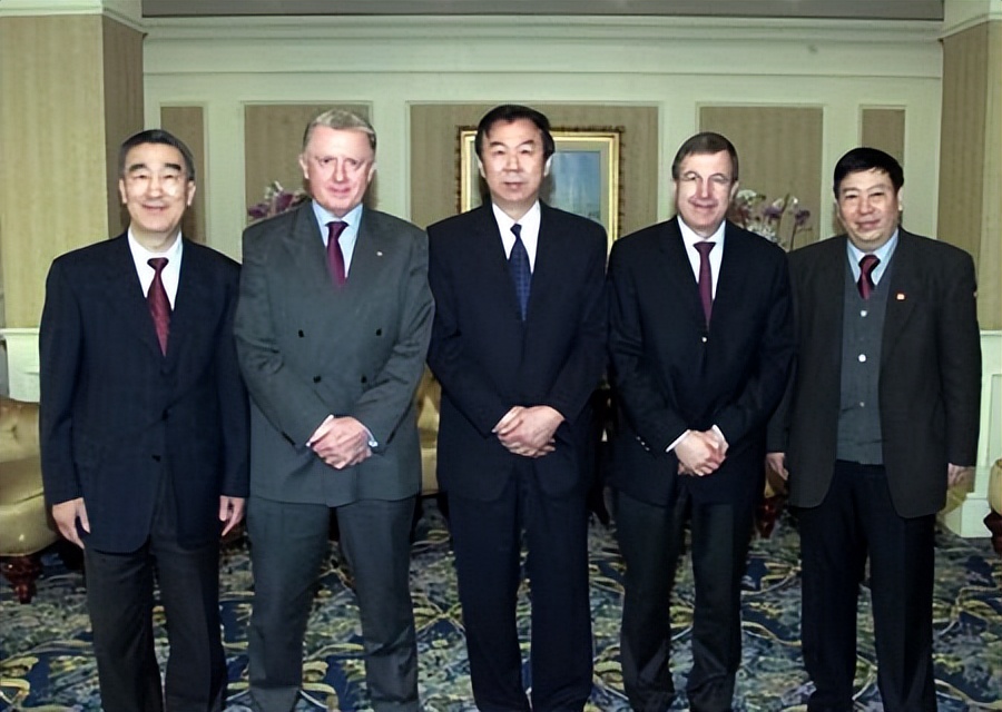 女排功勋袁伟民近况,女排老教练袁伟民的现状