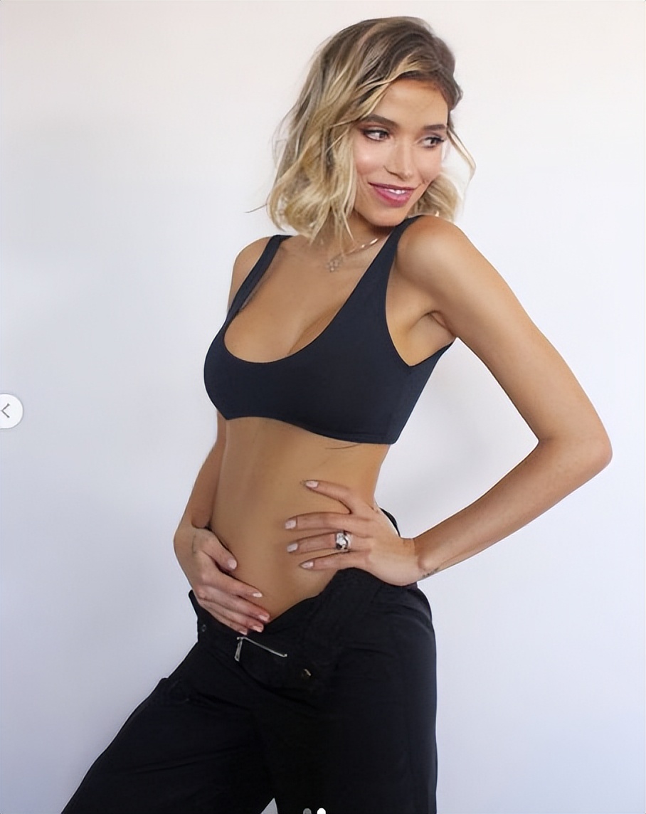 卡卡和梅西的关系,卡卡和前妻谈恋爱视频