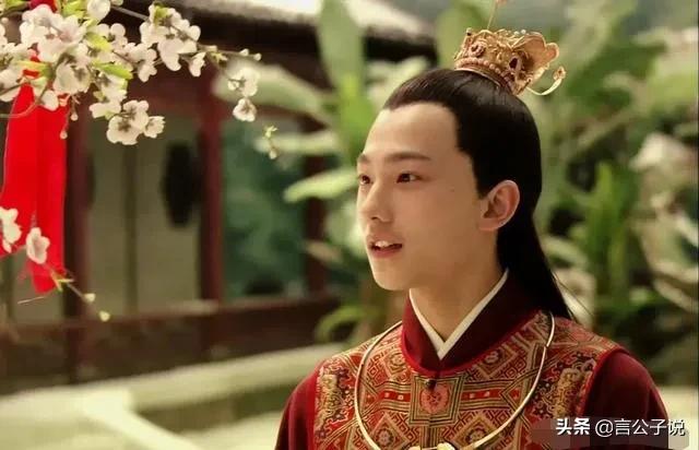 长着兔子脸的男明星有哪些,长得像兔子牙的男明星