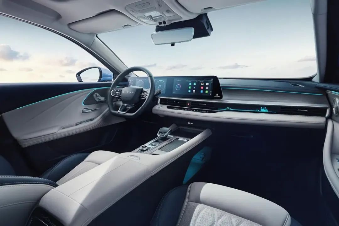 卡罗拉口碑最好的车型,卡罗拉轴距2.7米为何后排空间窄