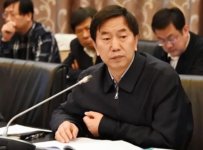 “你做不了就换人！”“疯子市长”耿彦波发怒，市民拍手称快