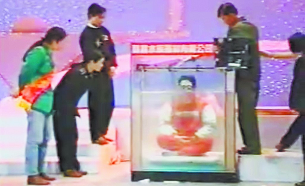 “神仙道长”徒手通电治病,7天学费36000,骗3万弟子,下场如何