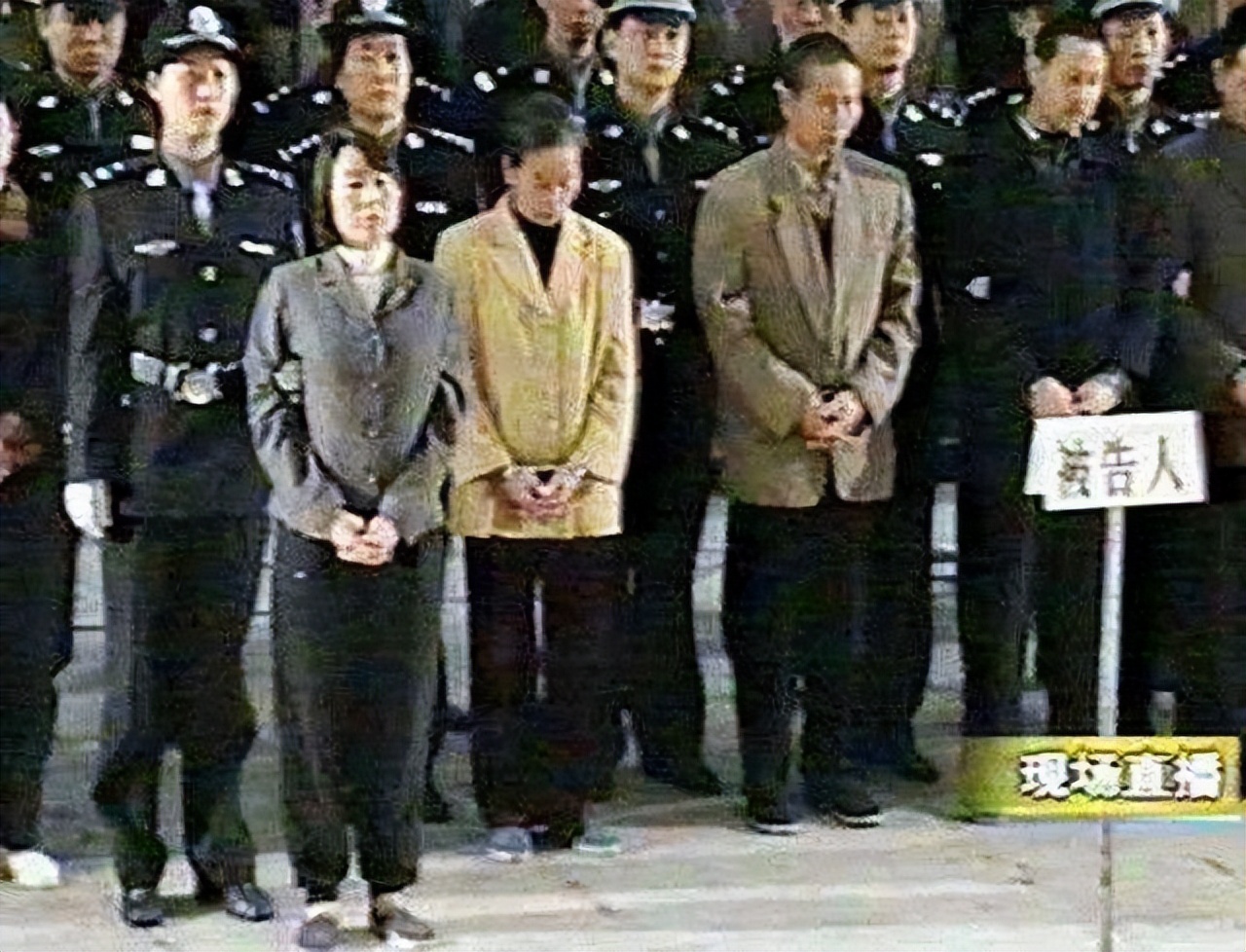 新中国第一悍匪张君，八个*妇情**帮助他犯案，他到底有何魅力？