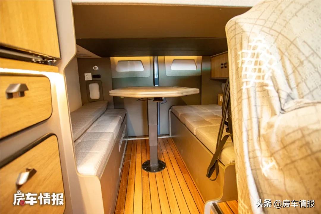 东风2.3t四驱短轴低顶房车,十堰东风特种四驱房车