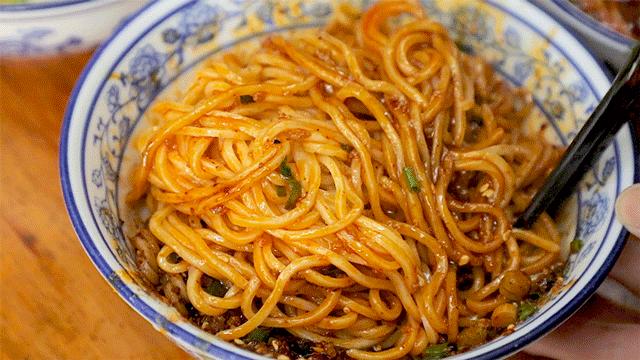 成都推三轮车上菜的苍蝇馆子,吃遍成都100家苍蝇馆子