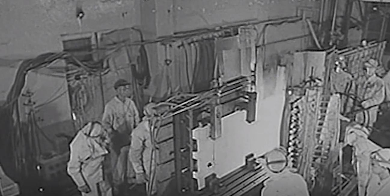 伟人水晶棺有多完美？纯度99.999%可抗8级地震，至今仍无法复制