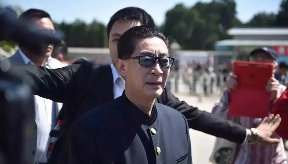 私生活混乱、撒谎成性、批判他人堕落自己，这7位老戏骨令人汗颜