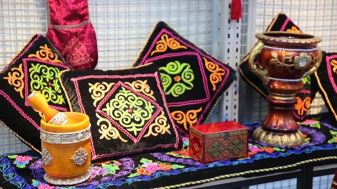 乌鲁木齐保税精品展示中心,乌鲁木齐保税展示中心在哪里