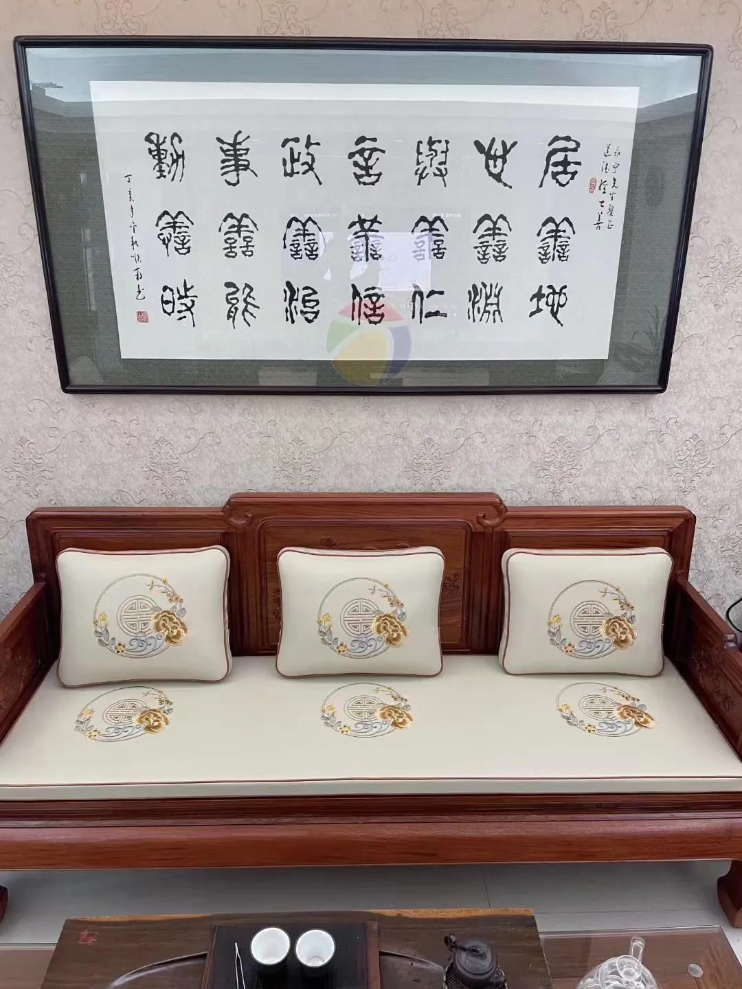 新中式红木家具实木沙发皮坐垫椅垫如何进行颜色搭配、选购保养?