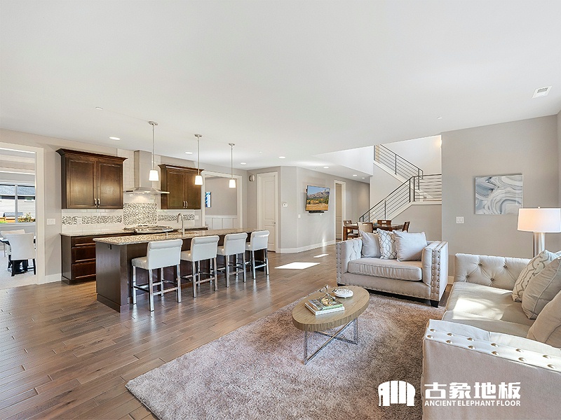 铺木地板能挣多少钱,铺木地板与铺瓷砖能差多少钱