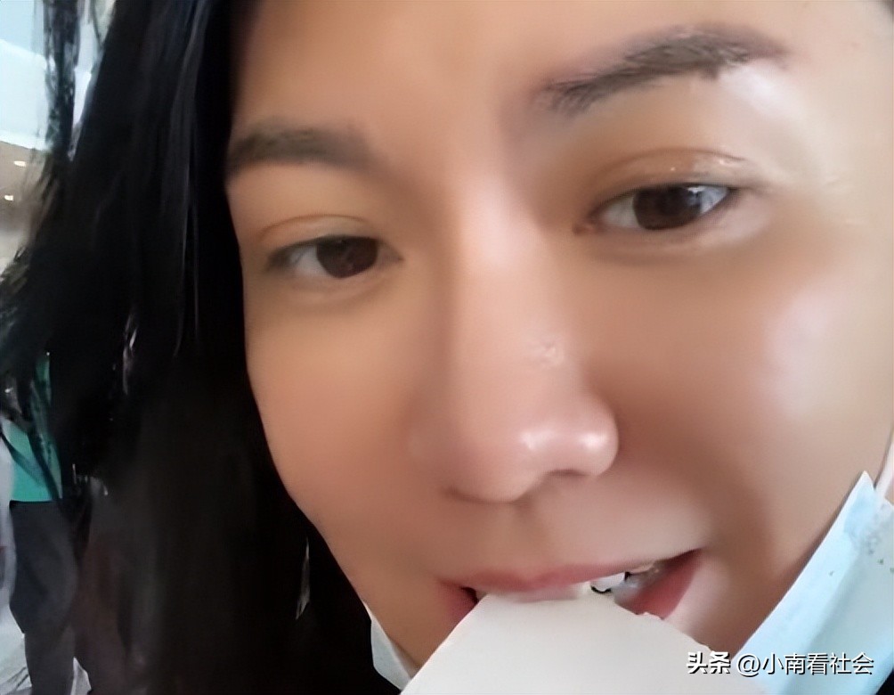 吉林一妈妈坐飞机非要带牛奶，被拦下家人喝完6瓶，女儿哭笑不得