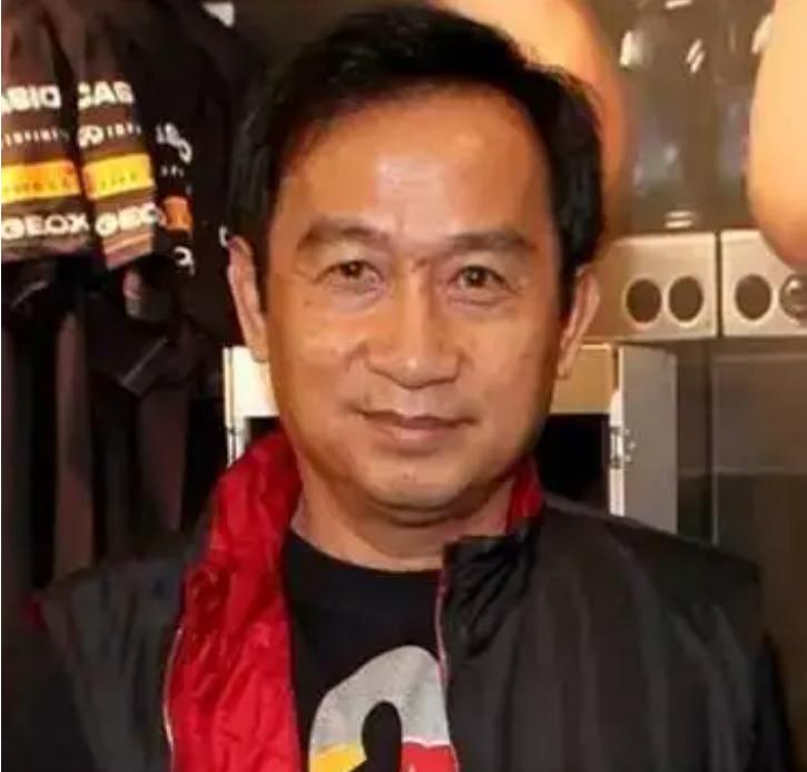 许书标和颜斌生产的红牛饮料,红牛创始人许书标几个儿子