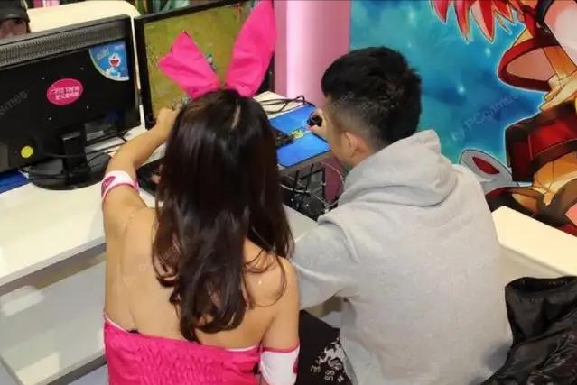 暗藏*情交色易**，打擦边球？这个爆火的产业，为何很难“单纯”？