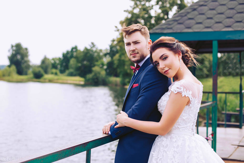 女人若是动情了，她会主动带你进去这两个私人领域，别后知后觉