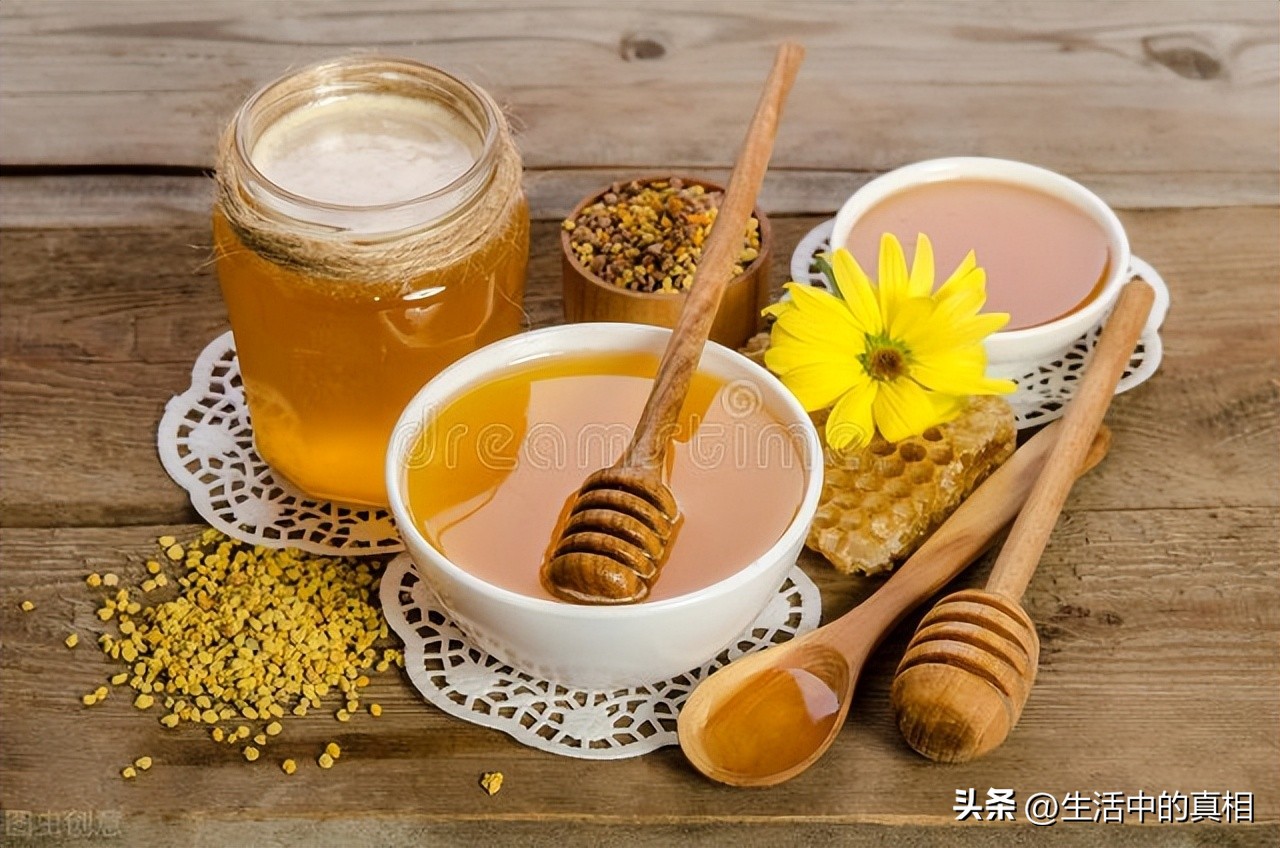 固体蜂蜜更靠谱?赶紧看看,这些判断蜂蜜真假的方法也许并不可用
