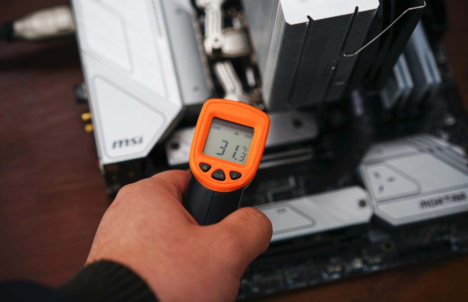 迫击炮b360主板固态散热片,b550迫击炮主板支持pcie4.0固态吗