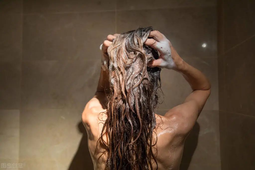 浅色头发染发怎么染,染发怎么染避免头发干枯毛躁