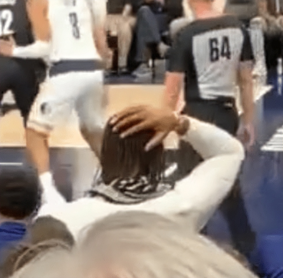 老詹扣篮惊呆对手,老詹将迎里程碑更盛赞东契奇