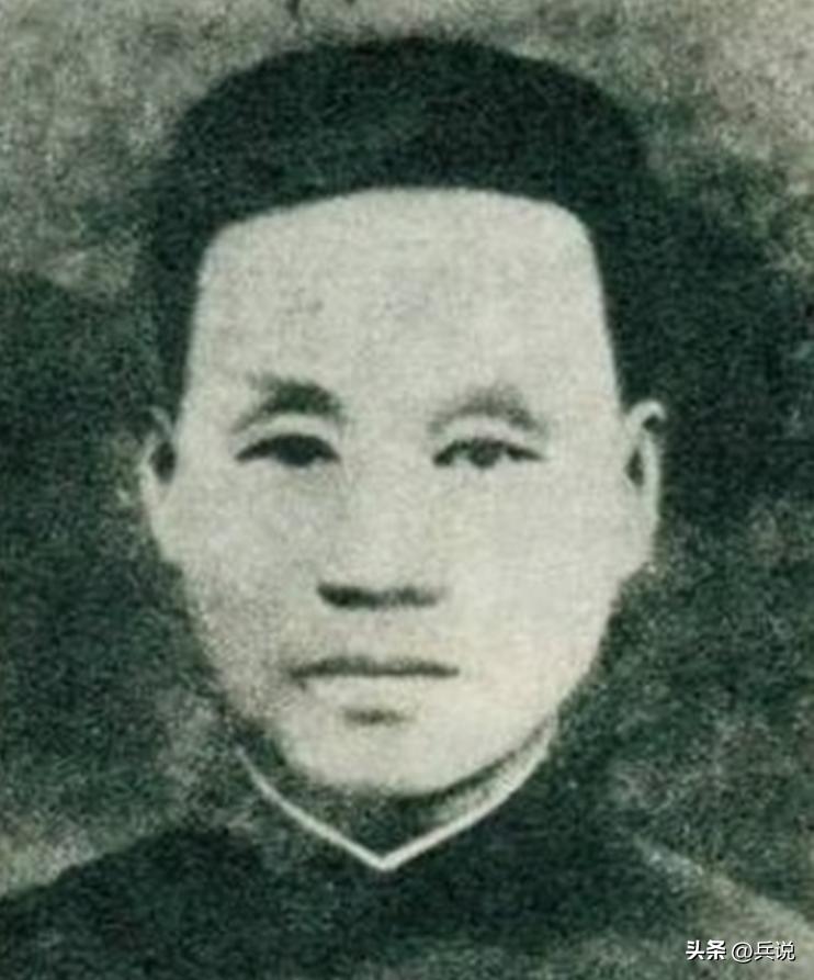 新四军女兵如厕，被大叔摁到被窝：从现在起，你是我老婆