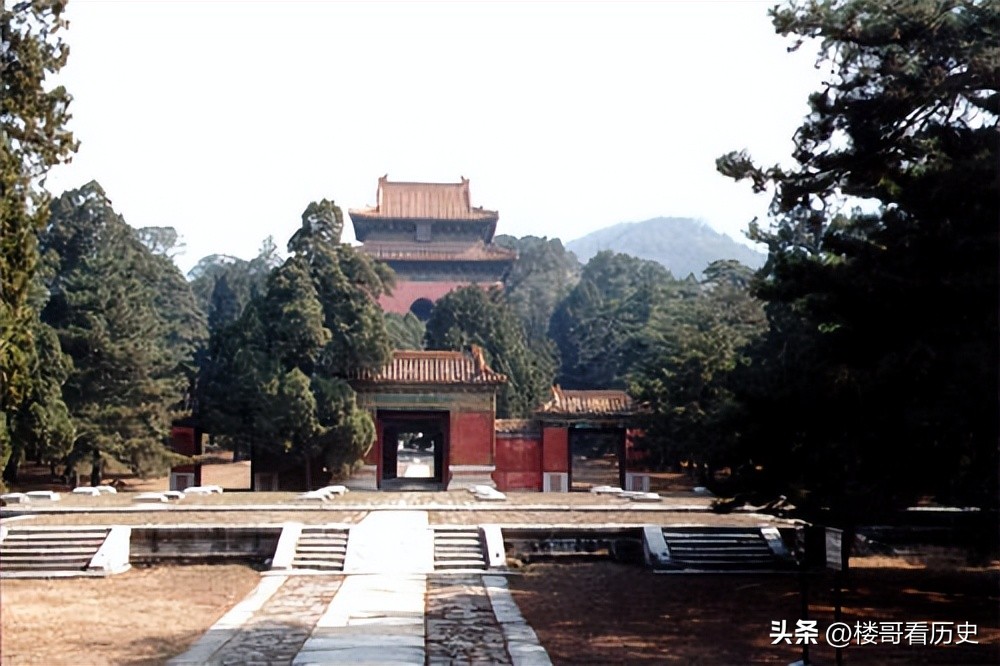 恭让章皇后胡氏：明朝第一位主动退位的皇后，背后究竟有何隐情？