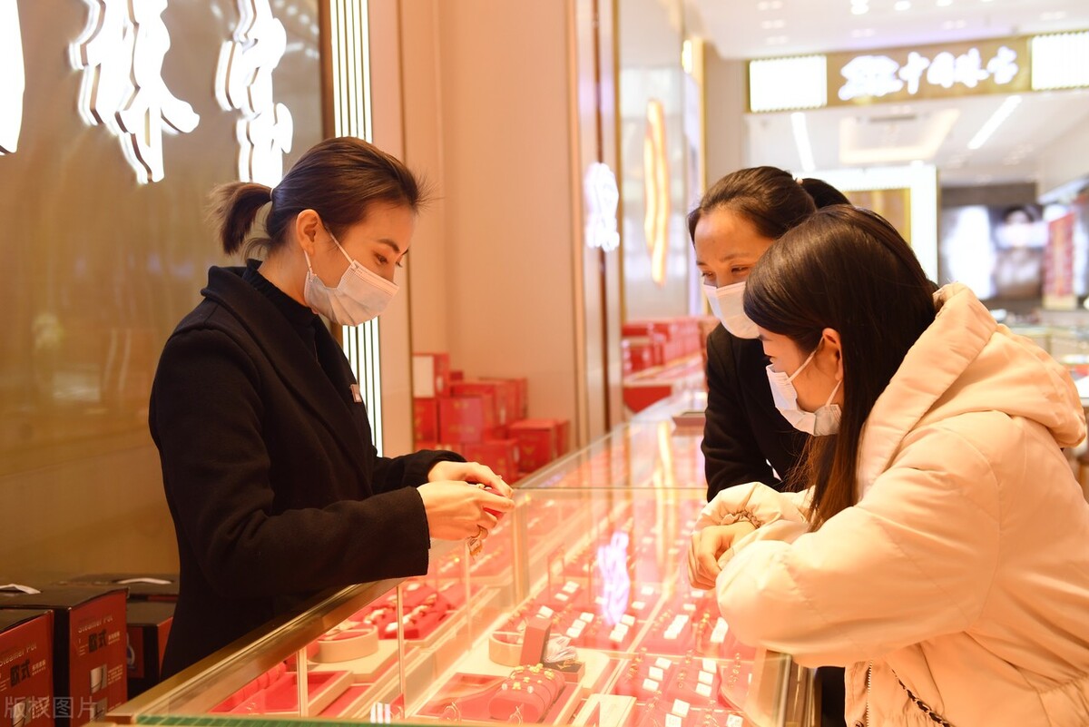 黄金利润那么低为什么金店那么多,黄金珠宝店是暴利行业吗