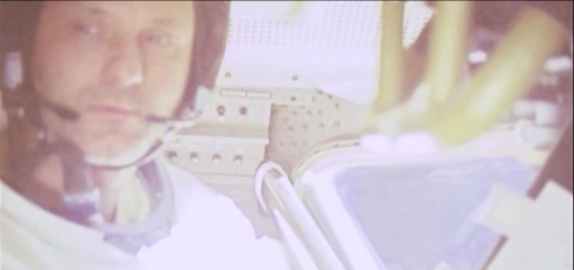 宇宙的颜色是什么样子的,宇宙的月亮是什么样子