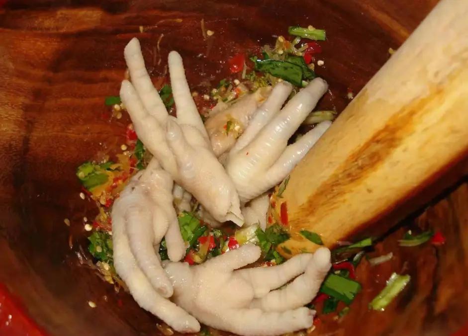 云南旅游各地美食推荐一下,去云南旅游必吃的美食有哪些