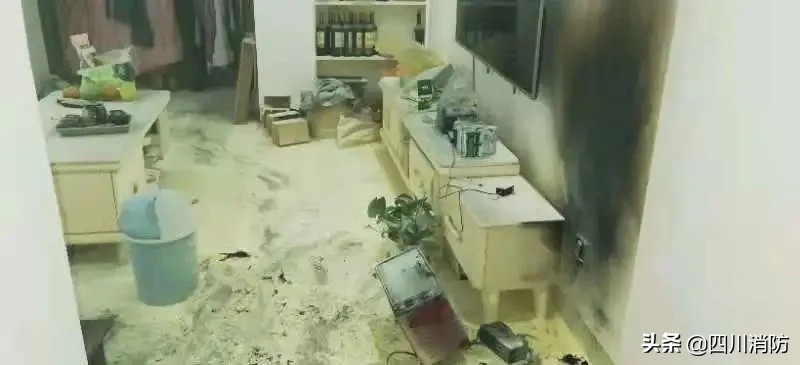 最新电动车在楼上充电引起火灾,凌晨电动车充电引发大火