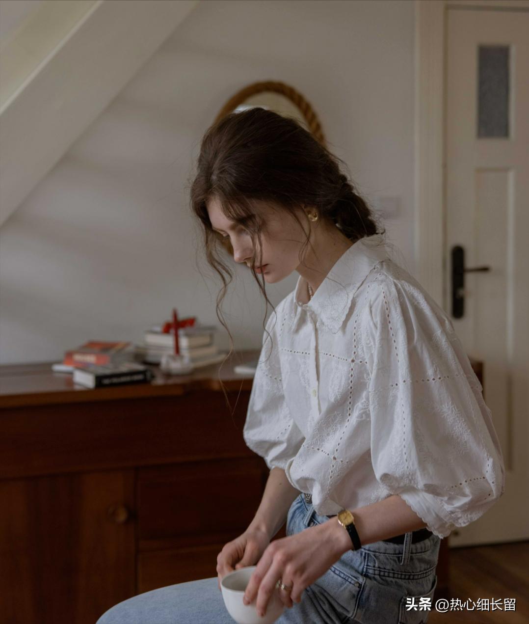 t恤加上立体感强的衬衫气场全开,女式短袖t恤衬衫