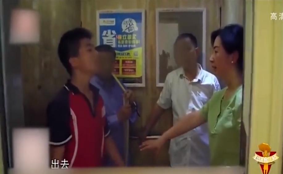 青春期叛逆孩子长大后和父母关系,青春期男孩仇视父母