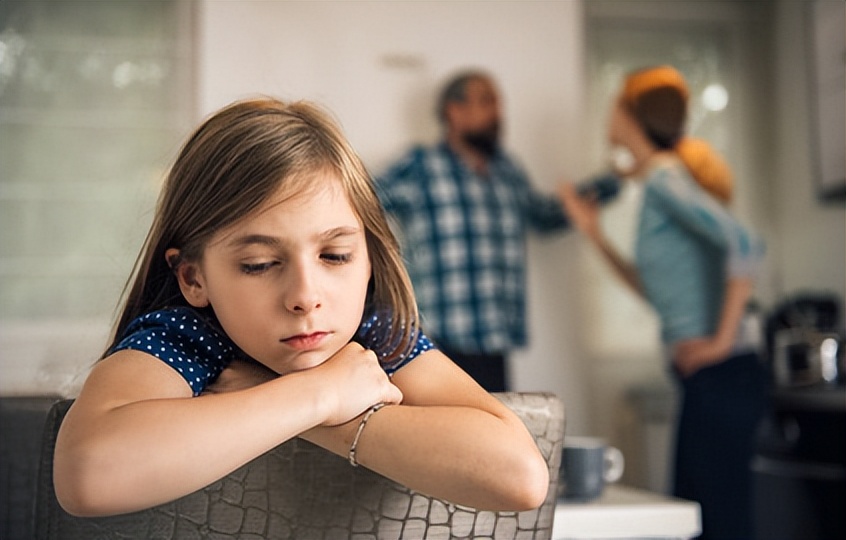 我当排长后首次探家，给父亲带了两瓶酒，他却嫌我乱花钱