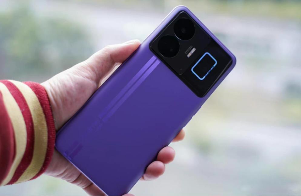 买手机应该买12+256还是16+512,12+256g顶配版不足三千元