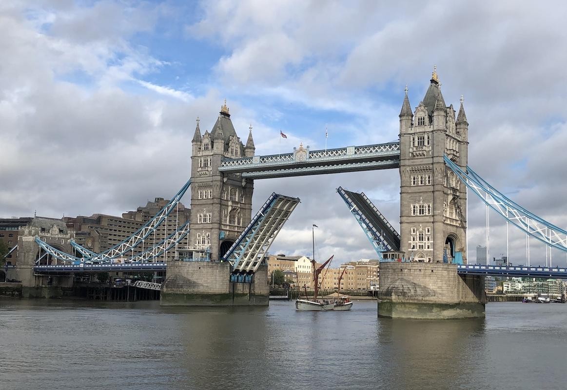 伦敦塔桥有什么寓意,伦敦塔桥在伦敦中心吗