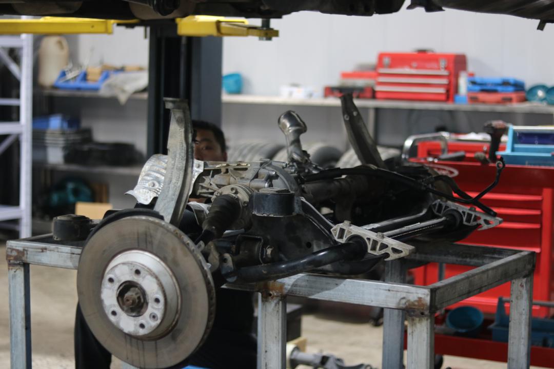 老款奥迪q74.2报废,奥迪q7新能源报废车