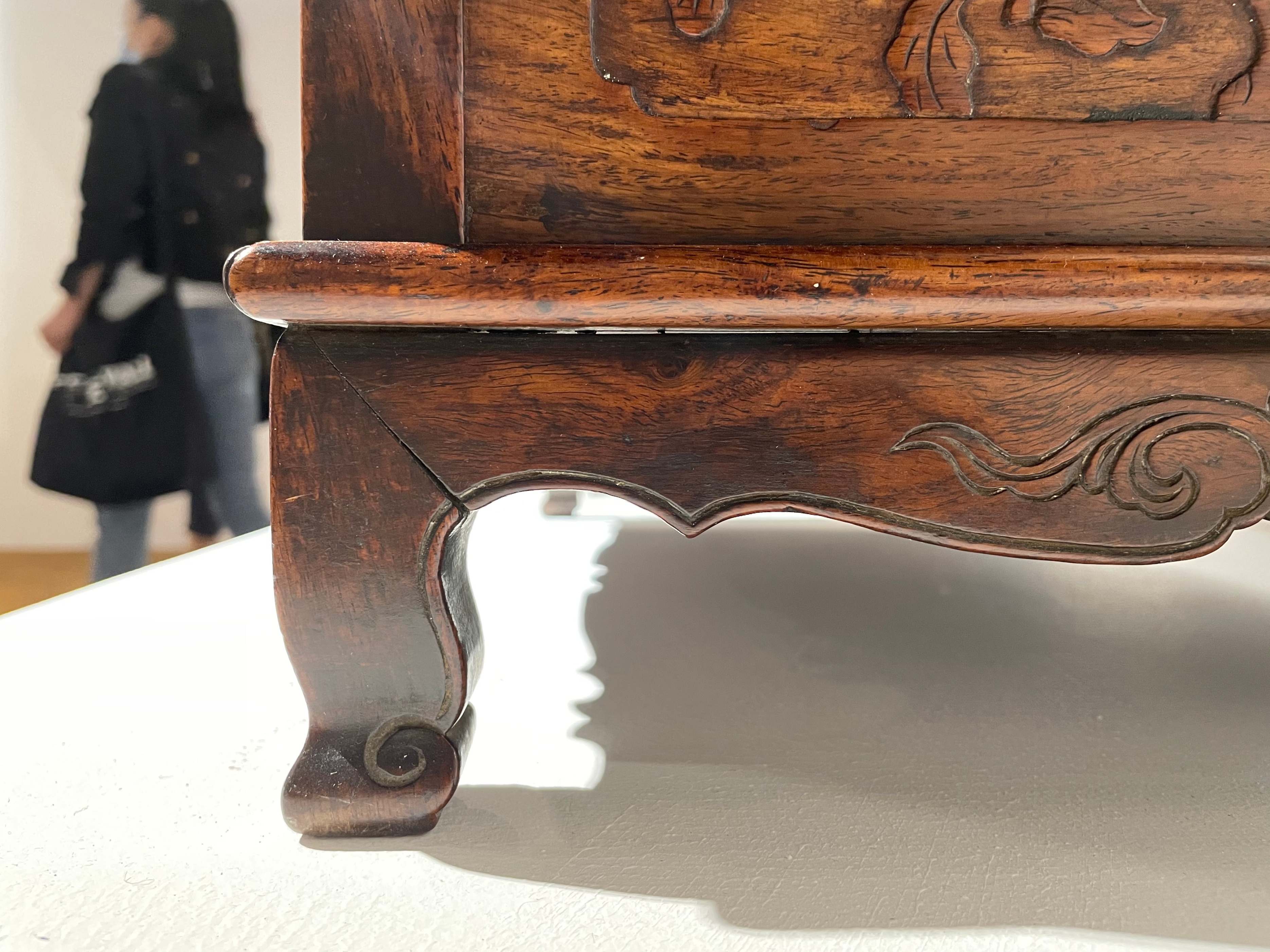 清代黄花梨镶黄杨木小镜台,少见的黄花梨镜台图片