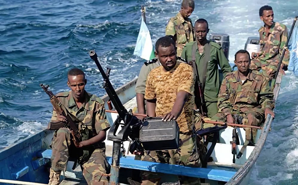 中国运输船遇到索马里海盗,中国运输船遇见索马里海盗