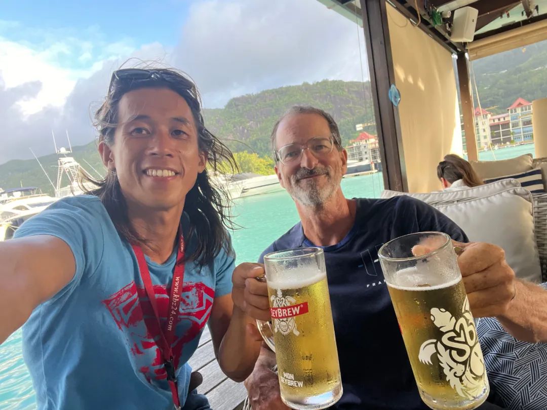 “真正远航的都是疯子！”但我无条件相信我的船长我的船