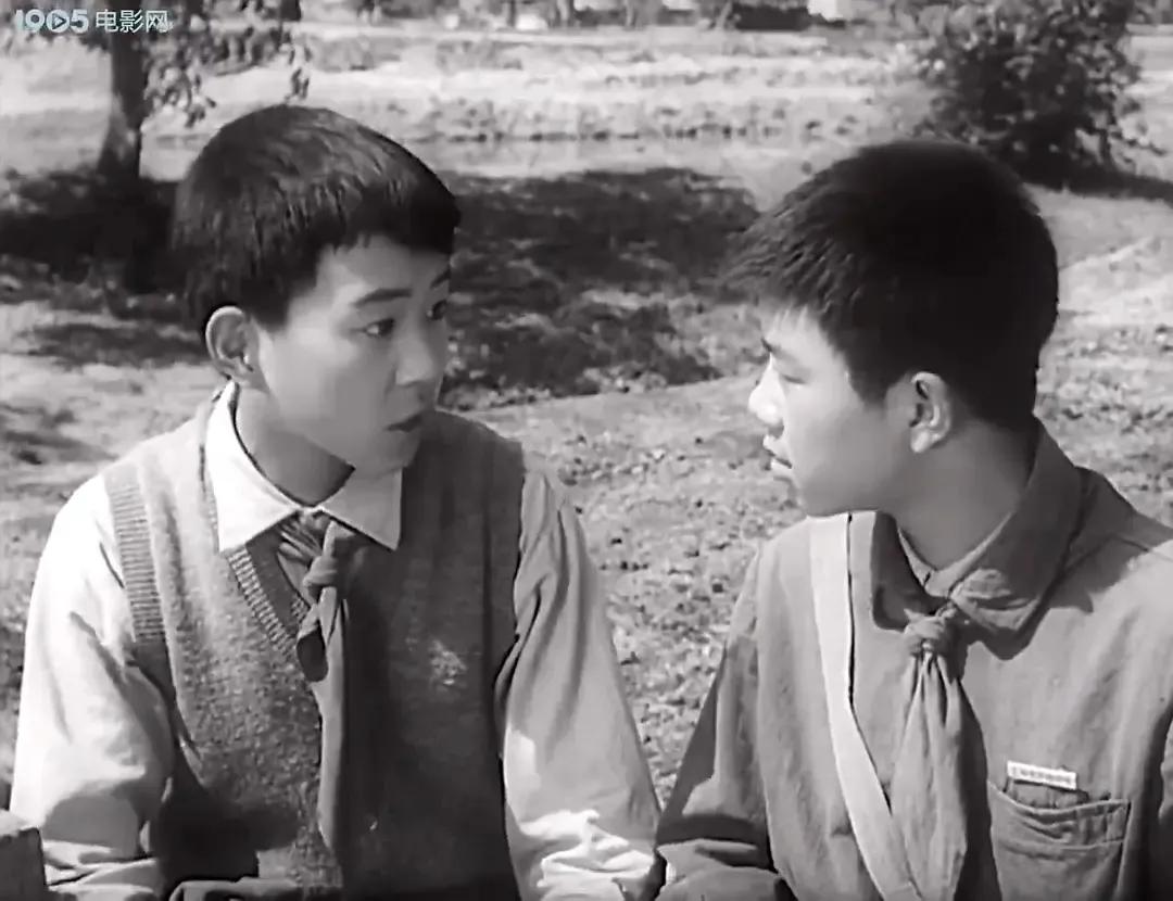 老电影海燕,老电影两个小足球队1956插曲