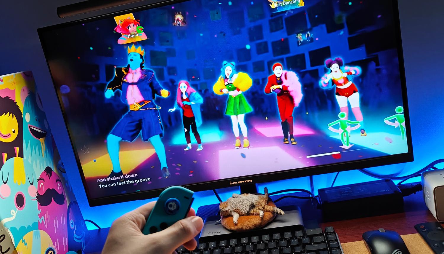 如何轻松实现追剧+游戏需求？元创师,icustom4K智慧显示器H28