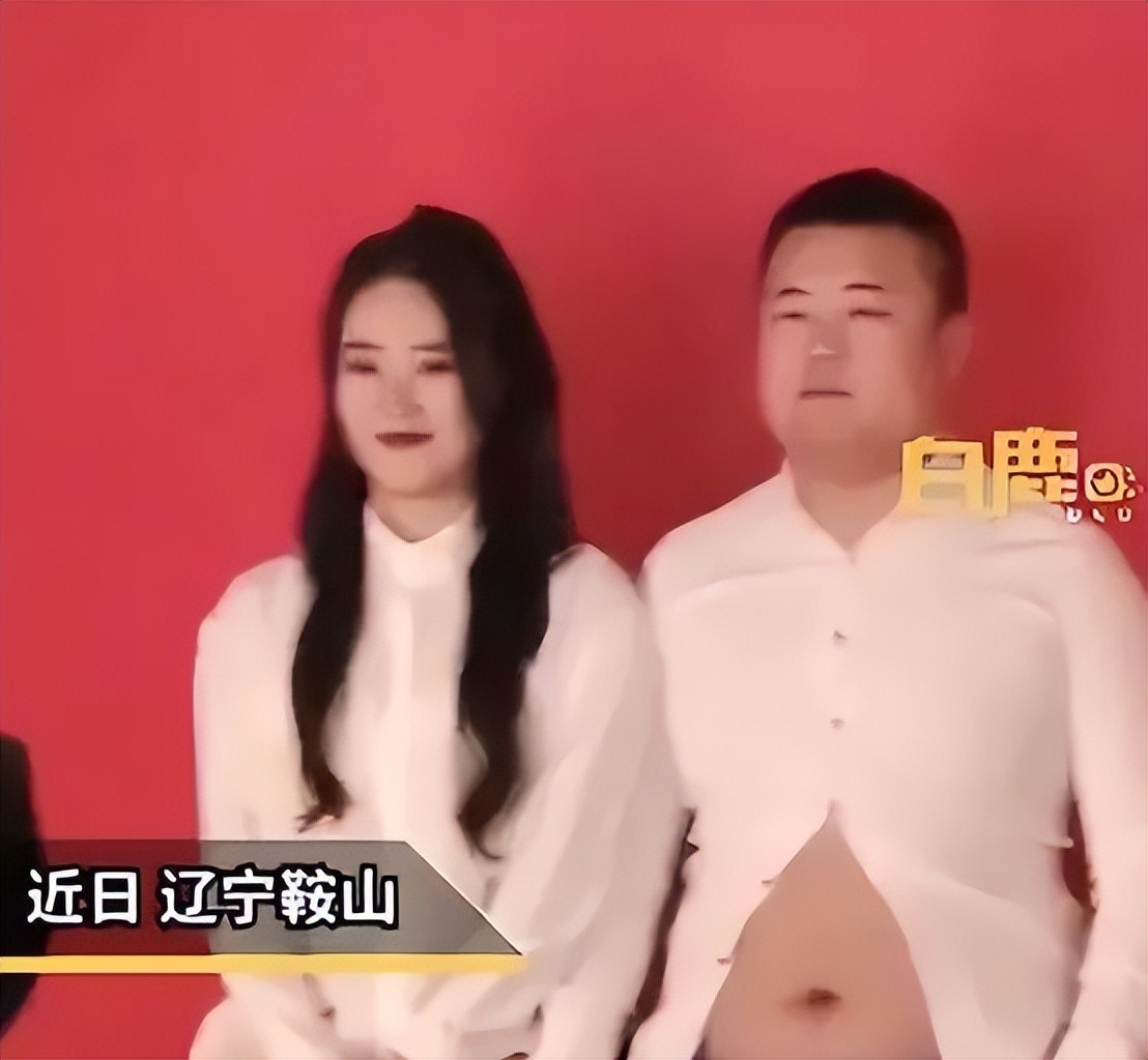 男子穿“露脐衫”拍结婚照,男子穿露脐衫拍结婚证登记照