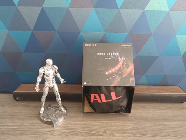 智能头盔helmet,crosshelmet智能头盔评测