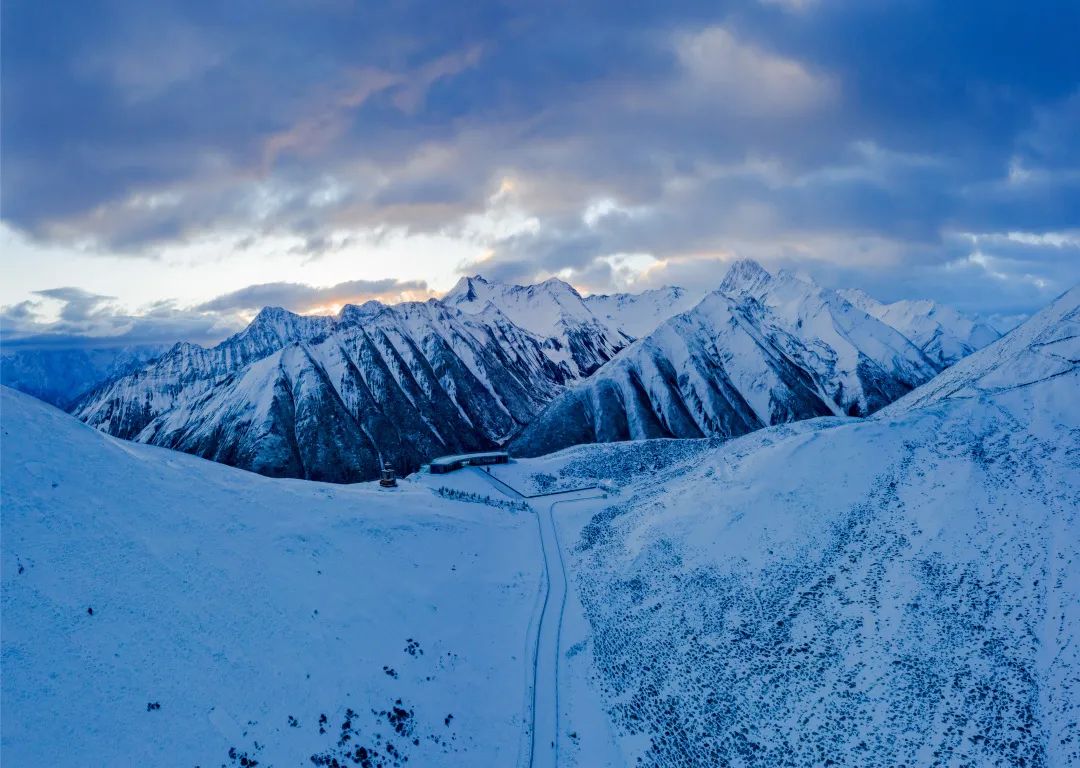 甘孜文旅局长化身侠客火出圈,火出圈啦