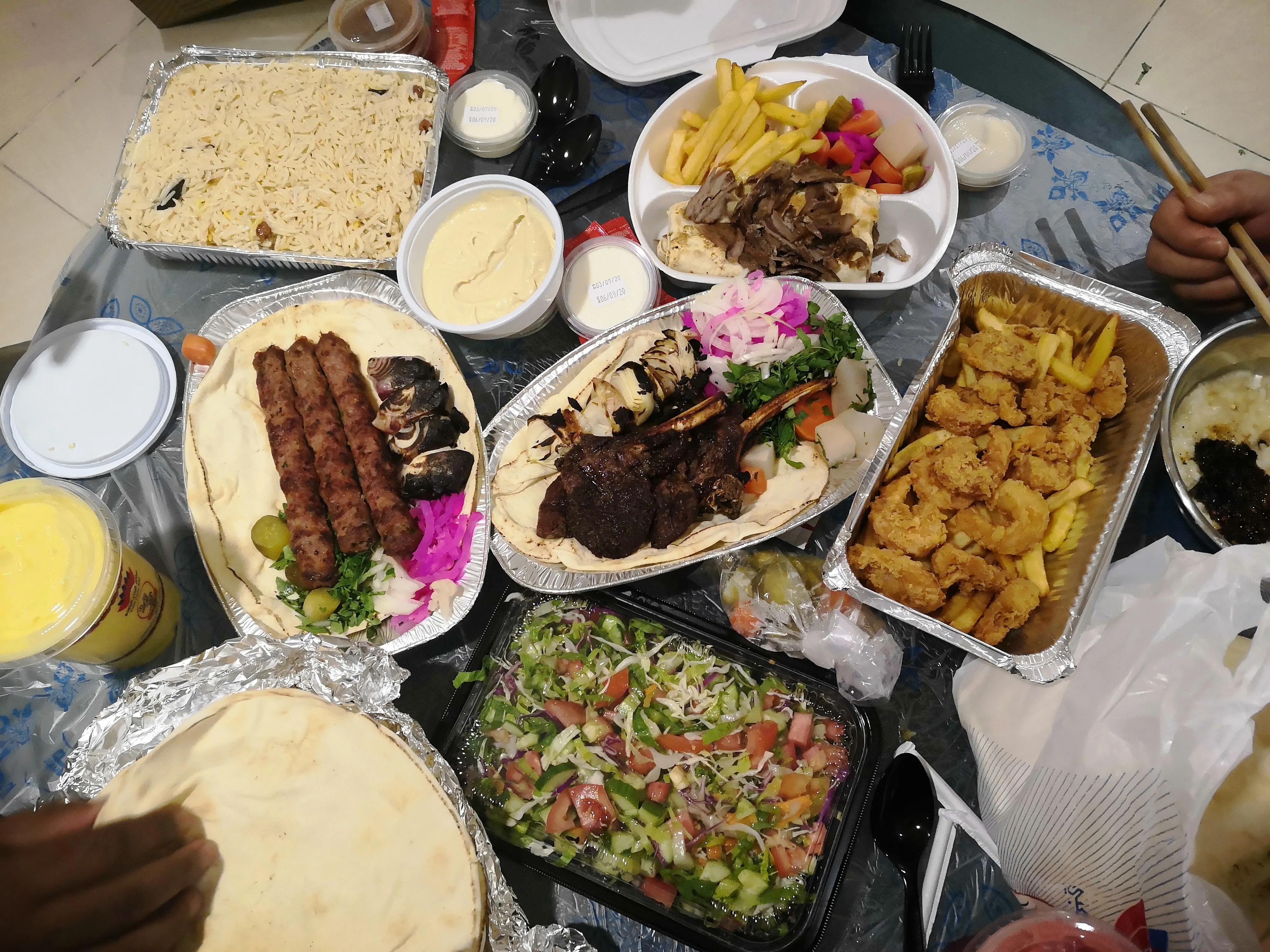 头顶一块布不是恐怖就是富什么梗,头顶一块布的人为啥那么富