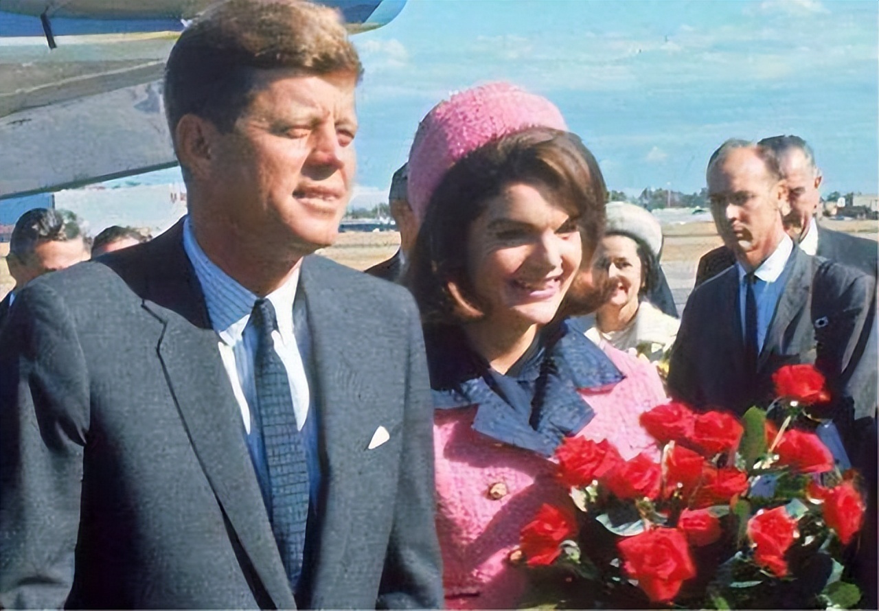 肯尼迪被杀后谁接任总统,肯尼迪总统被杀案解密