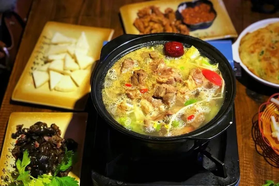 云南各地好吃的美食推荐,云南最好吃的十大美食