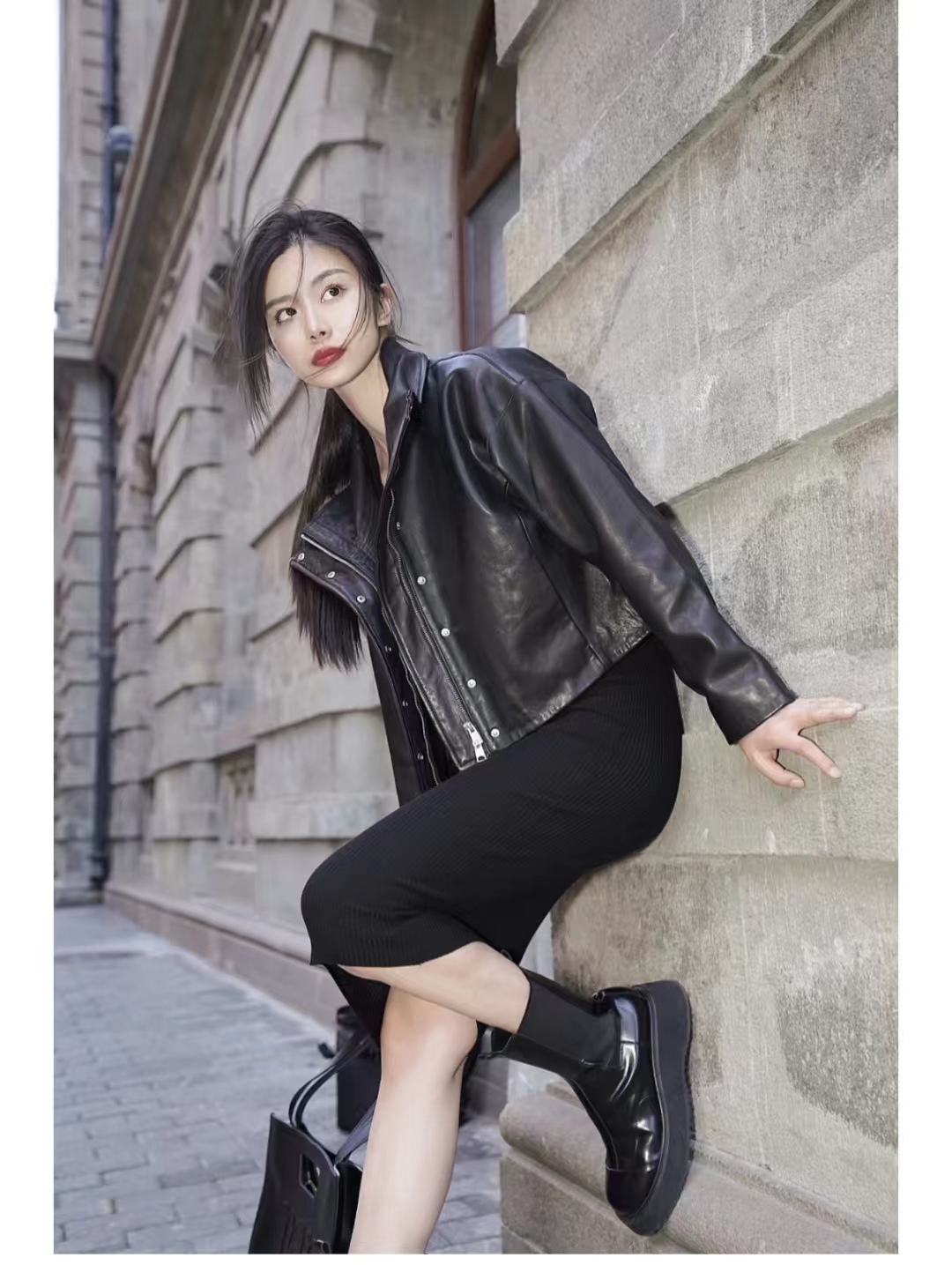 黑色皮衣套装甜酷风,皮衣复古风穿搭