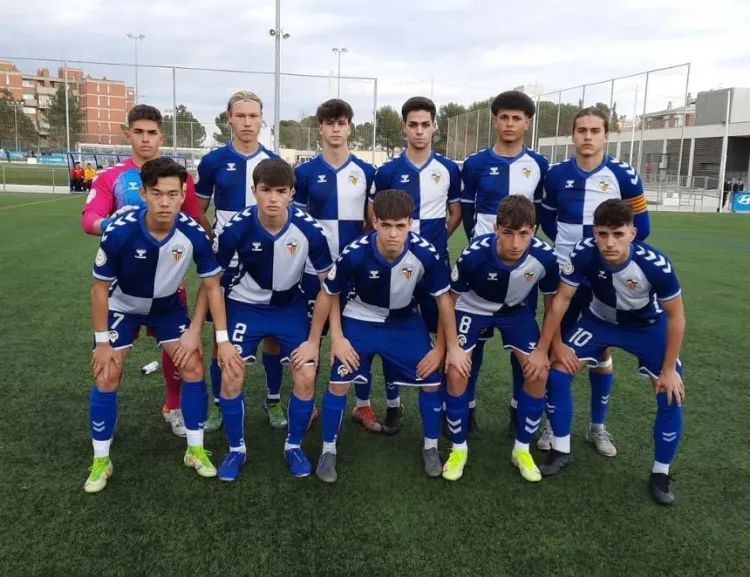 何小珂有实力踢中超吗,鲁能送何小珂留洋了吗