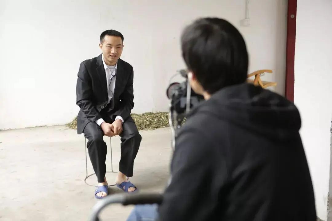 汶川地震女孩魏玲,2008汶川地震女孩魏玲