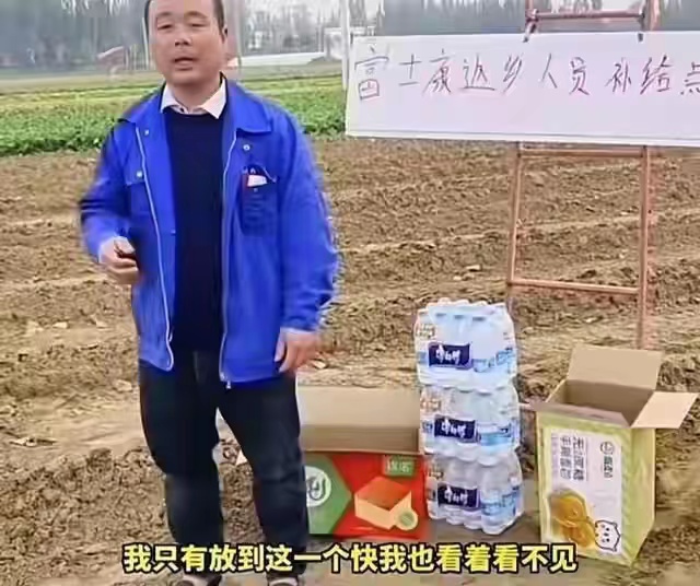 富士康员工徒步返乡哪个都不容易,富士康员工徒步返乡还有人在路上