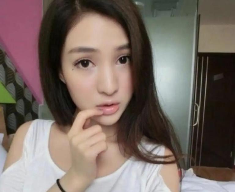 郭美美当年所犯何罪,郭美美事件中坐轮椅的人是谁